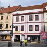 Město Písek chce prodat domy na Velkém náměstí a v Palackého sadech