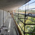 Práce na Zvíkovském mostu pokračují, ale termín se zřejmě nestihne. Podívejte se do zákulisí rekonstrukce