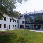 Citlivou rekonstrukcí pod dohledem památkářů dostal zámek v Nové Včelnici moderní vzhled