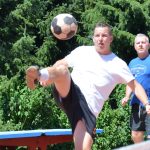 VIDEO: Jednadvacátý ročník nohejbalového turnaje se v Záhoří hrál na novém hřišti