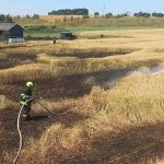 Požáry neberou konce. V Plíškovicích hořel kombajn, v Předbořicích zemědělská hala