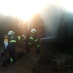 Požáry neberou konce. V Plíškovicích hořel kombajn, v Předbořicích zemědělská hala