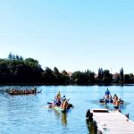 Hradecký rybník Vajgar ovládly dračí lodě. Vajgarská saň se jela už po šesté