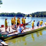 Hradecký rybník Vajgar ovládly dračí lodě. Vajgarská saň se jela už po šesté