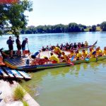 Hradecký rybník Vajgar ovládly dračí lodě. Vajgarská saň se jela už po šesté