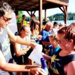 Hradecký rybník Vajgar ovládly dračí lodě. Vajgarská saň se jela už po šesté