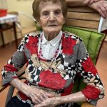 Věra Havelková z Prachatic oslavila stovku. Je plná elánu a dopřává si becherovku s colou