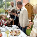 Věra Havelková z Prachatic oslavila stovku. Je plná elánu a dopřává si becherovku s colou