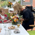Věra Havelková z Prachatic oslavila stovku. Je plná elánu a dopřává si becherovku s colou