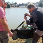 Rybáři v Dačicích oslavili sto let od založení spolku závodem na Peráčku