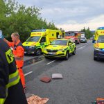 Při nehodě u Řepice se zranili tři lidé. Muže transportoval do nemocnice vrtulník