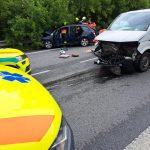Při nehodě u Řepice se zranili tři lidé. Muže transportoval do nemocnice vrtulník