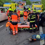Při nehodě u Řepice se zranili tři lidé. Muže transportoval do nemocnice vrtulník