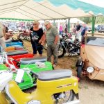 Farskou louku v Lomnici nad Lužnicí zaplnily veteránské vozy