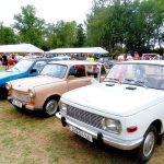 Farskou louku v Lomnici nad Lužnicí zaplnily veteránské vozy