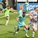 Vyprodaný Střelecký ostrov viděl vítězství Slavie. Dynamo navíc přišlo o vyloučeného Horu