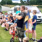Sportovní víkend v Hrazánkách se vydařil. V neděli cvičili na hřišti také psi
