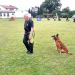 Sportovní víkend v Hrazánkách se vydařil. V neděli cvičili na hřišti také psi