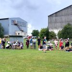 Sportovní víkend v Hrazánkách se vydařil. V neděli cvičili na hřišti také psi
