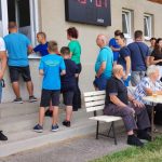 Sportovní víkend v Hrazánkách se vydařil. V neděli cvičili na hřišti také psi