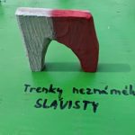 Sportovní víkend v Hrazánkách se vydařil. V neděli cvičili na hřišti také psi