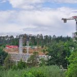 Obrazem: Takhle roste nový železniční most, aneb Pozor, vlak!