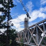 Obrazem: Takhle roste nový železniční most, aneb Pozor, vlak!