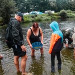 VIDEO: Zlatokopové se vrhli do Otavy navzdory dešti