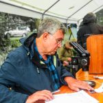 VIDEO: Zlatokopové se vrhli do Otavy navzdory dešti