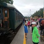 Parní léto v Dačicích déšť nepřekazil. Jízdu historickou lokomotivou si lidé nenechali ujít