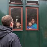 Parní léto v Dačicích déšť nepřekazil. Jízdu historickou lokomotivou si lidé nenechali ujít