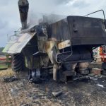 Na Táborsku hořel kombajn a pole s pšenicí. Škoda je 1,8 milionu korun