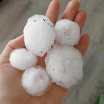 Přes část Jihočeského kraje se žene silná bouřka s kroupami