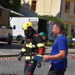 Železní hasiči v plné výstroji bojovali s nástrahami tratě i výhní na náměstí v Týně