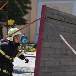 Železní hasiči v plné výstroji bojovali s nástrahami tratě i výhní na náměstí v Týně