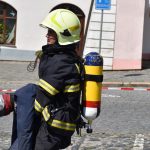 Železní hasiči v plné výstroji bojovali s nástrahami tratě i výhní na náměstí v Týně