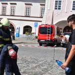 Železní hasiči v plné výstroji bojovali s nástrahami tratě i výhní na náměstí v Týně