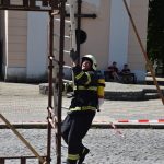 Železní hasiči v plné výstroji bojovali s nástrahami tratě i výhní na náměstí v Týně