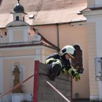 Železní hasiči v plné výstroji bojovali s nástrahami tratě i výhní na náměstí v Týně