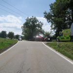 Řidička telefonovala za jízdy a nedala přednost jinému vozu. Při nehodě se zranili čtyři lidé