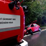 Neznámé auto vytlačilo u Oltyně ze silnice škodovku. Řidička skončila v nemocnici
