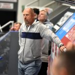Motor na ledě dominoval a otočil přípravu s Kometou. Harris korunoval svůj výkon gólem v oslabení