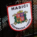 Memoriálu Karla Přívozníka v požárním útoku v Zárybničné Lhotě se zúčastnila takřka dvacítka týmů