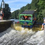 Na plavbu po Vltavě vyrazilo pět kuriozních plavidel