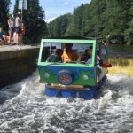 Na plavbu po Vltavě vyrazilo pět kuriozních plavidel
