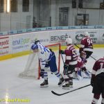 Kohouti smetli Chomutov ve druhé třetině čtyřmi góly