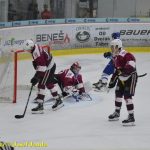 Kohouti smetli Chomutov ve druhé třetině čtyřmi góly