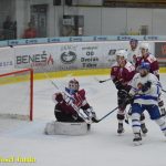 Kohouti smetli Chomutov ve druhé třetině čtyřmi góly