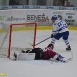 Kohouti smetli Chomutov ve druhé třetině čtyřmi góly