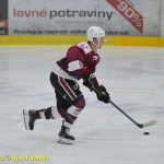 Kohouti smetli Chomutov ve druhé třetině čtyřmi góly